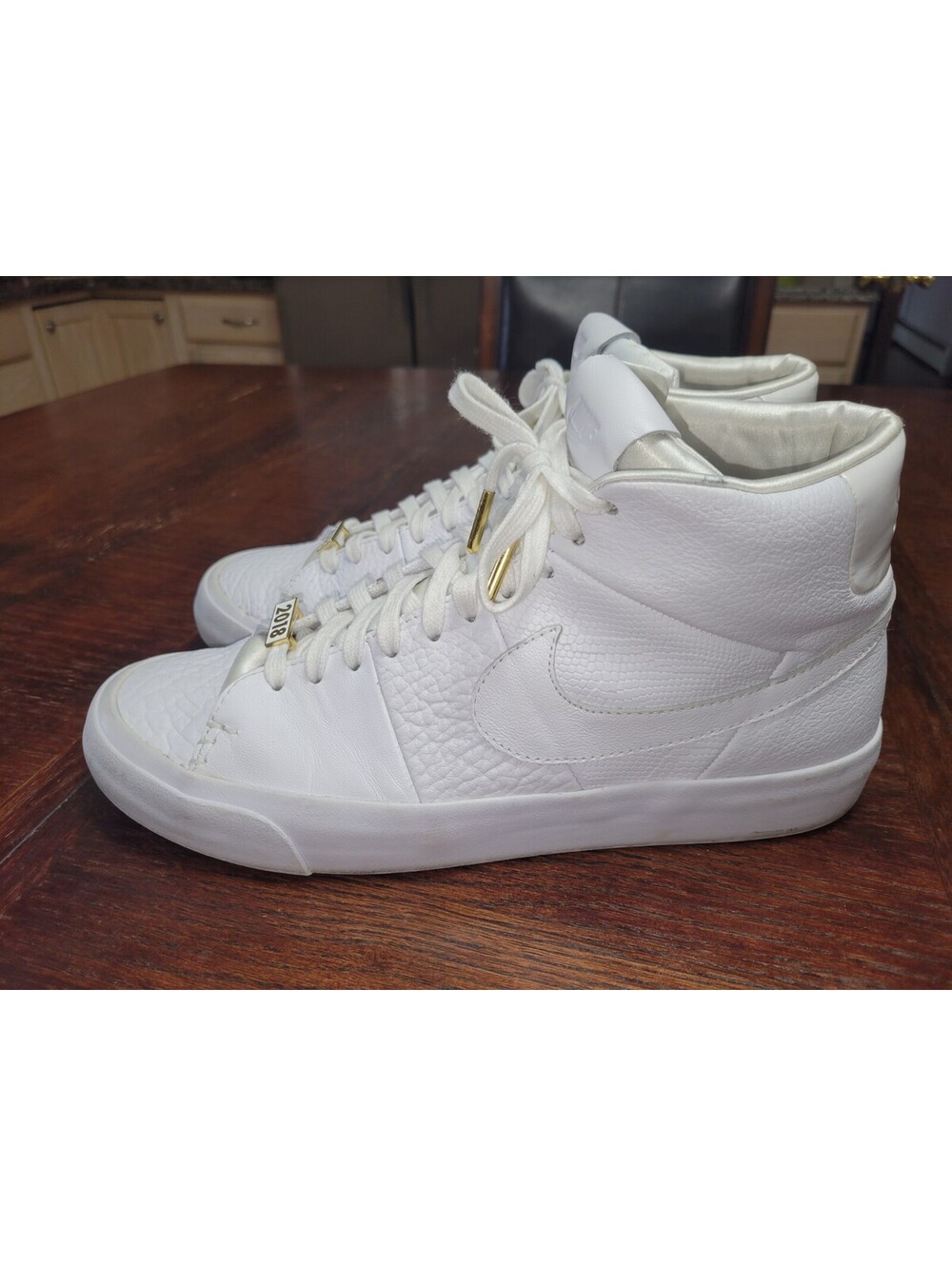 NIKE BLAZER ROYAL QS [TRIPLE WHITE] SZ 11 [AR8830-100]